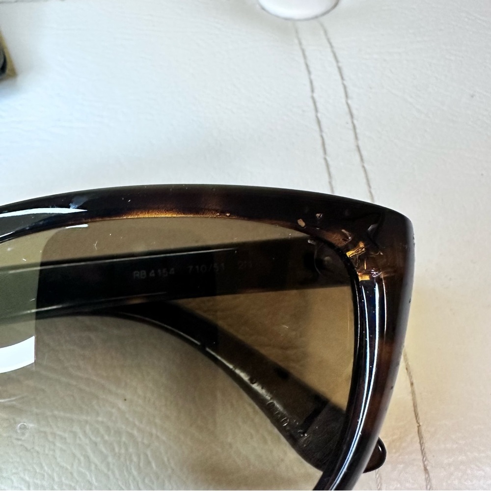 Ray Bans Tortoise Frame - Picture 3 of 4